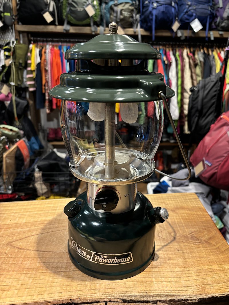 Coleman コールマン＞ Powerhouse Two Mantle Lantern パワーハウスツーマントルランタン 290 |  中古アウトドア用品・中古登山用品 買取・販売専門店 : maunga (マウンガ)