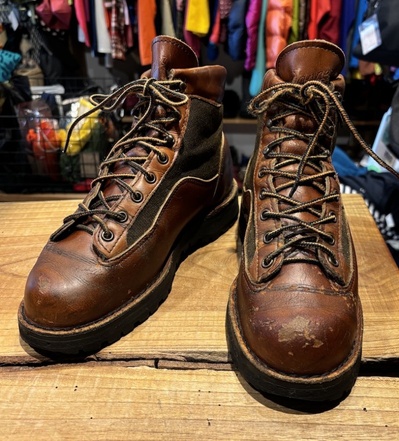 Danner ダナー＞ DANNER LIGHT 2 CEDAR RAINBOW ダナーライト2セダーレインボー | 中古アウトドア用品・中古登山用品  買取・販売専門店 : maunga (マウンガ)