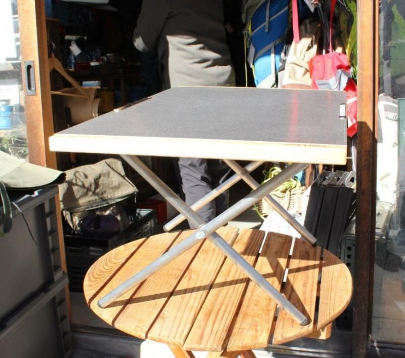 ユニフレーム 焚き火テーブルラージ 社外棚板・専用ケース ３点 赤色塗装済 中古 焚き火テーブル - ユニフレーム アウトドア用品総合メーカー