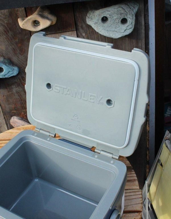 STANLEY スタンレー＞ Cooler Box 6.6L クーラーボックス6.6L