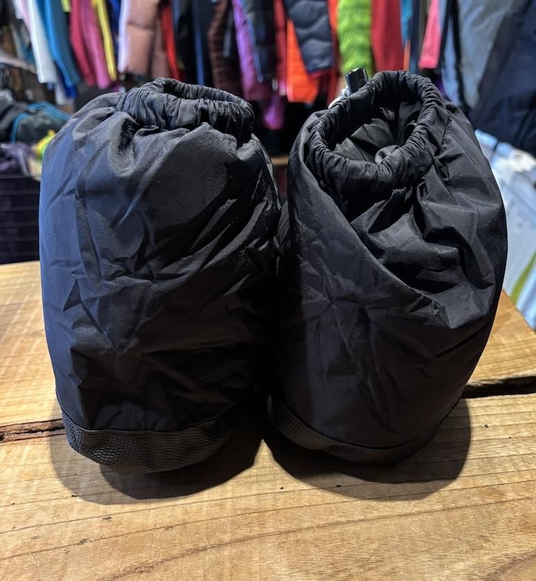 ISUKA イスカ＞ Down Plus Tent Shoes Short ダウンプラステント