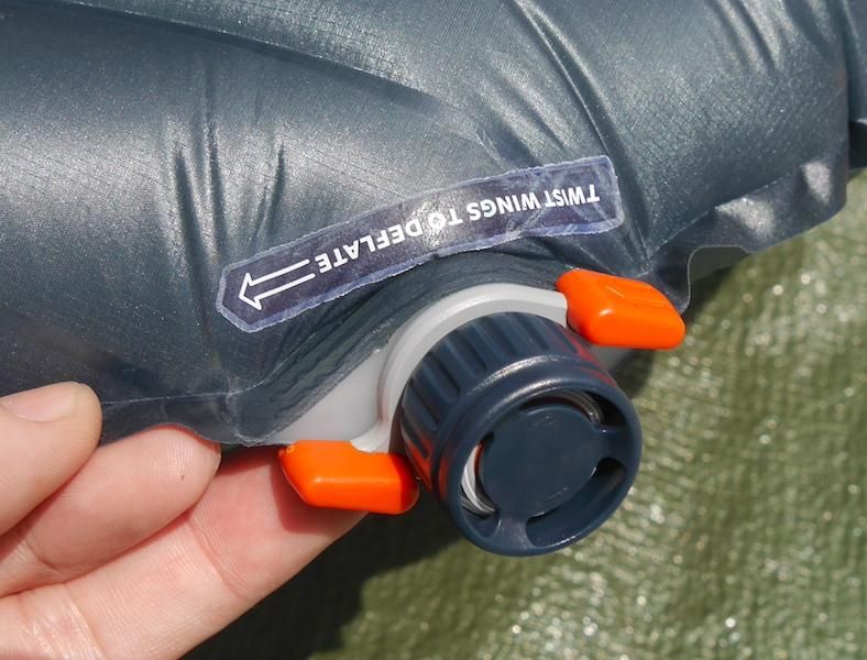 THERMAREST NEOAIR UBERLITE S エアーポンプ付き NeoAir®︎UBERLITE small | ネオエアーウーバーライト