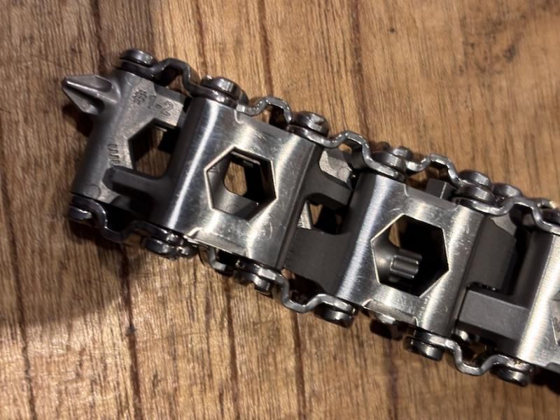 LEATHERMAN レザーマンTREAD シルバーアクセサリーのようなマルチツール「Leatherman Tread