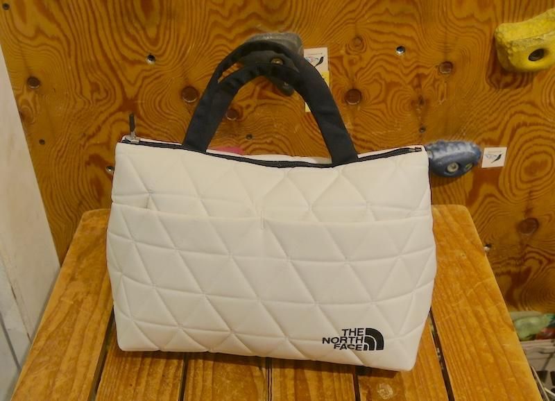 THE NORTH FACE - フライウェイトトートタグ付き新品未使用 THE NORTH FACE（ザノースフェイス）の「【 海外流通モデル