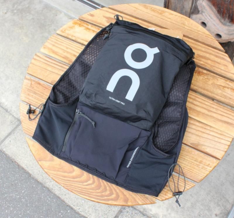 on Ultra Vest Pro　ウルトラベストプロ　S ランニングザック Ultra Vest Pro | ホワイト | On 日本