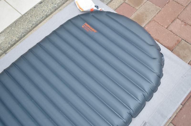 新品未使用 Thermarest NEOAIR UBERLITE R レギュラー Therm-a-Rest THERM-A-REST サーマレスト ネオエアーウーバー
