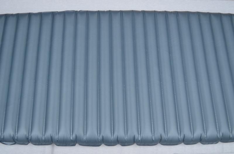 新品未使用 Thermarest NEOAIR UBERLITE R レギュラー Therm-a-Rest THERM-A-REST サーマレスト ネオエアーウーバー