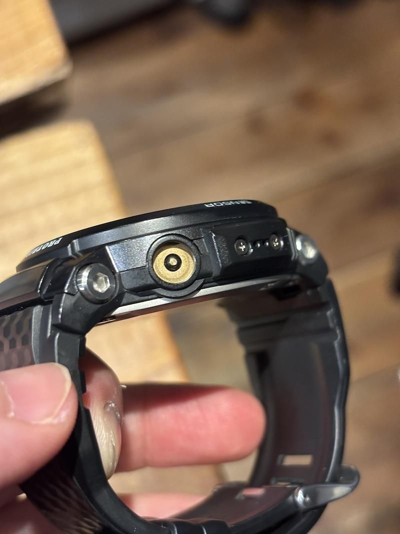 【一時値下げ】（中古美品）CASIO PROTREK WSD-F30-BU CASIO PRO TREK WSD-F30-WE 買取価格｜店頭買取 - リファン布施店