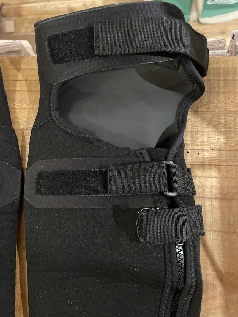 モンベル サワークライム レッグガード | 沢用スパッツ - 中古 モンベル サワークライム レッグガード | 沢用スパッツ - 中古