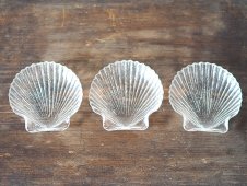 貝殻のガラス小皿