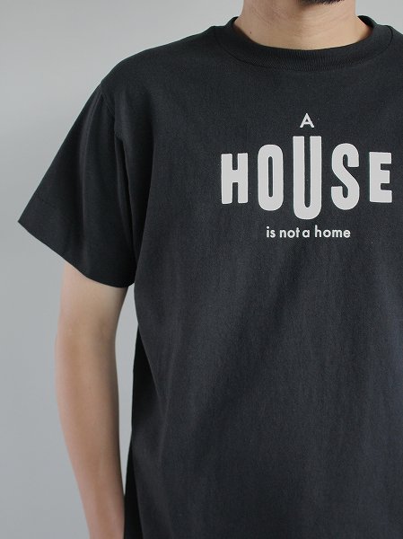 NECESSARY or UNNECESSARY / NOUN (ナウン) Tシャツ 「HOUSE」