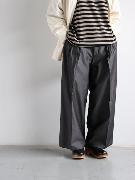 AIE　Tucked Wide Pant - Cotton Gabardine / Charcoal (OT725)