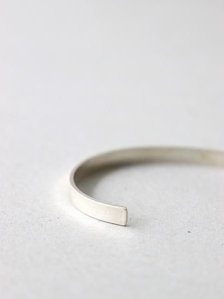 ERA. S&C FLAT BANGLE (SL035)