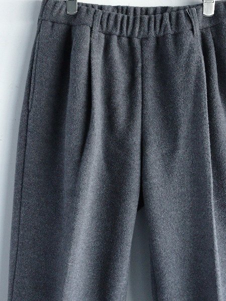 FLISTFIA (եꥹȥե)Tuck Wide Trousers / Charcoal Gray