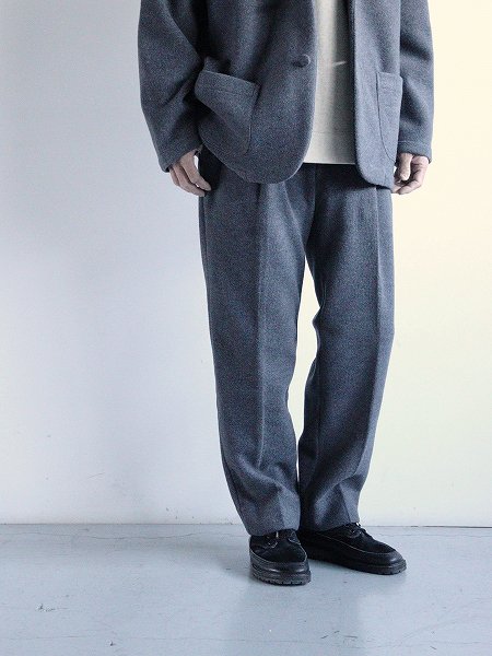 FLISTFIA (եꥹȥե)Tuck Wide Trousers / Charcoal Gray