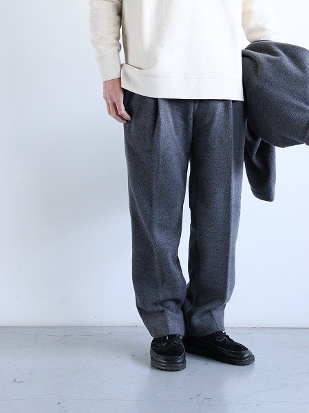 FLISTFIA (եꥹȥե)Tuck Wide Trousers / Charcoal Gray