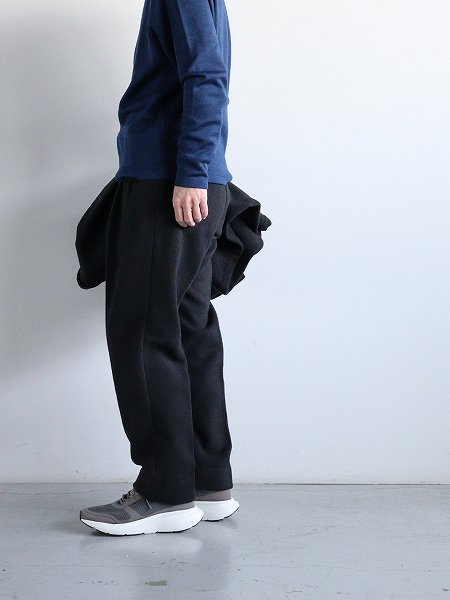 FLISTFIA (եꥹȥե)Tuck Wide Trousers / Modern Black