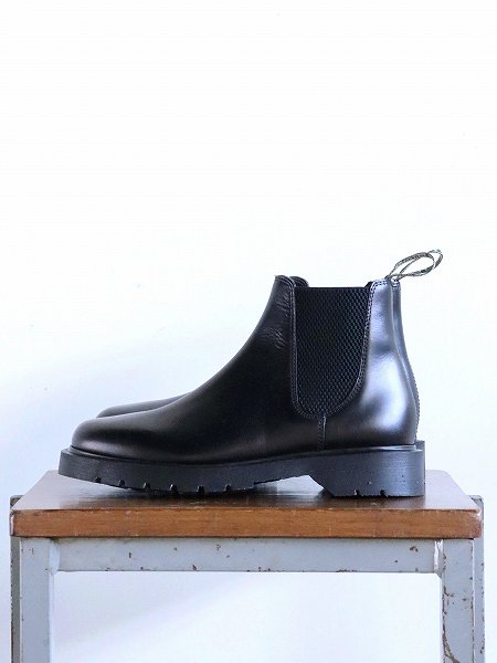 Loake / R&D.M.Co-CHELSEA BOOTS - Black Waxy Leather