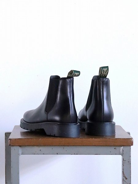 Loake / R&D.M.Co-CHELSEA BOOTS - Black Waxy Leather