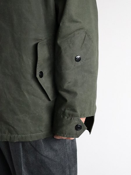 NECESSARY OR UNNECESSARY　BARBER TOP / OLIVE