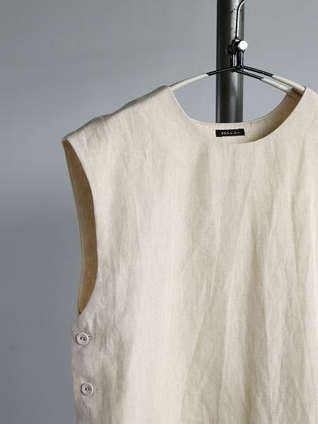 R&D.M.Co-FRILL DECOLATION BUTTON BIB / Antique White