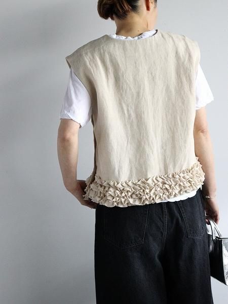 R&D.M.Co-FRILL DECOLATION BUTTON BIB / Antique White