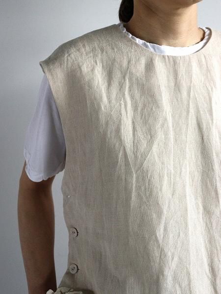 R&D.M.Co-FRILL DECOLATION BUTTON BIB / Antique White