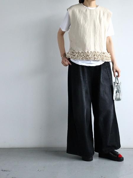 R&D.M.Co-FRILL DECOLATION BUTTON BIB / Antique White