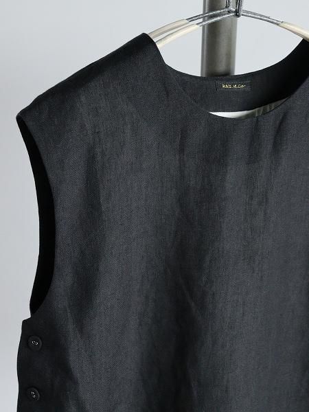 R&D.M.Co-FRILL DECOLATION BUTTON BIB / Black