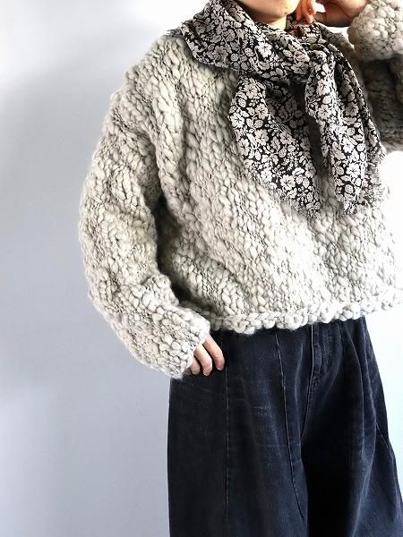  R&D.M.Co-  WILD BERRY GAUZE SHAWL