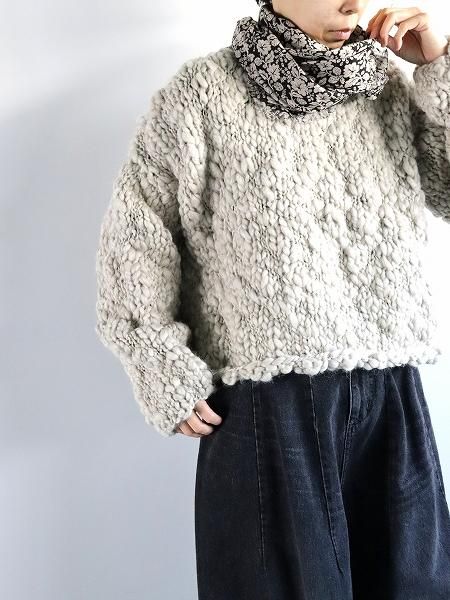  R&D.M.Co-  WILD BERRY GAUZE SHAWL