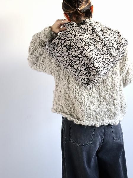  R&D.M.Co-  WILD BERRY GAUZE SHAWL