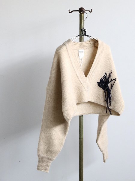 RHODOLIRION (ɥꥪ) Swallow EMB. V Neck Sweater