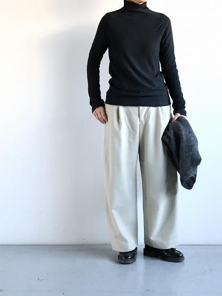 THE HINOKIOrganic Cotton Checker Turtleneck T-Shirt