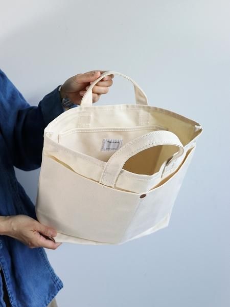 This is a(n)Base Tote S