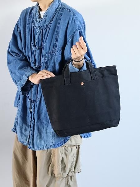 This is a(n)Base Tote S