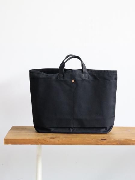 This is a(n)Base Tote M