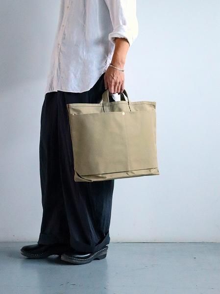 This is a(n)Base Tote M