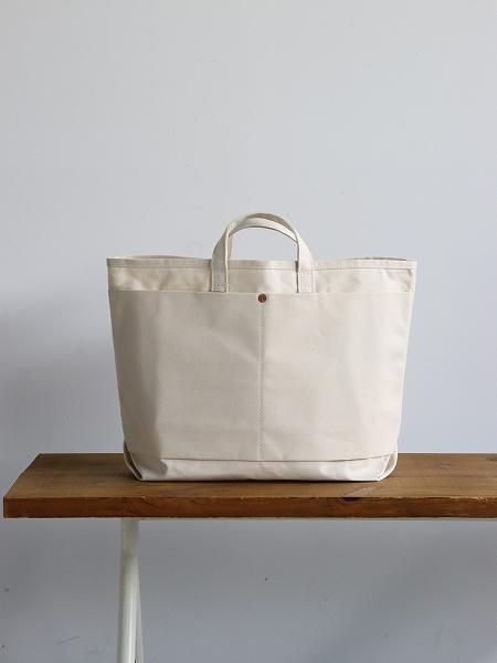 This is a(n)Base Tote M