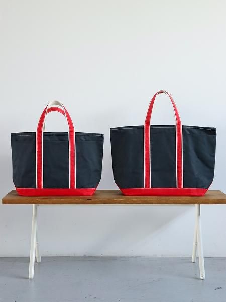This is a(n)Base Field Tote L