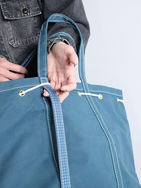 This is a(n)Base Field Tote L