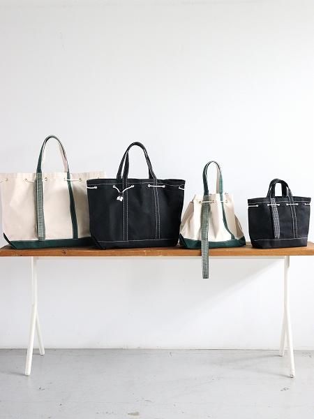 This is a(n)  STOCK NO:Special Base Field Tote