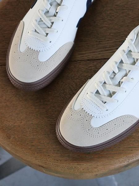 VEJA () VOLLEY / WHITE NAUTICO BARK