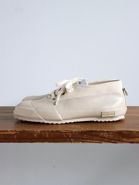 NOVESTA RUBBER SNEAKER LOW / BEIGE