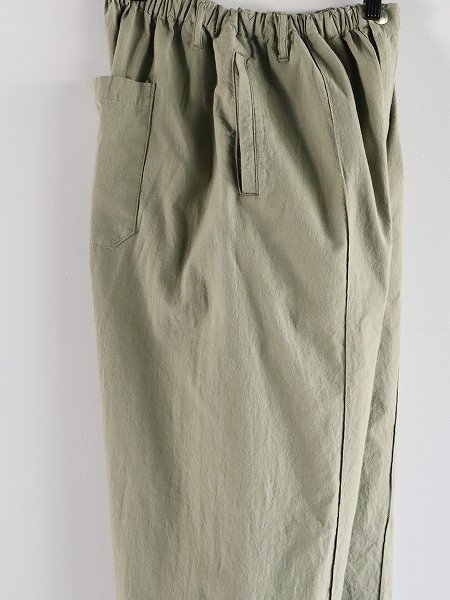 NECESSARY or UNNECESSARY (NOUN)PIN TUCK PANTS / OLIVE