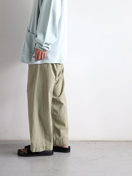 NECESSARY or UNNECESSARY (NOUN)PIN TUCK PANTS / OLIVE
