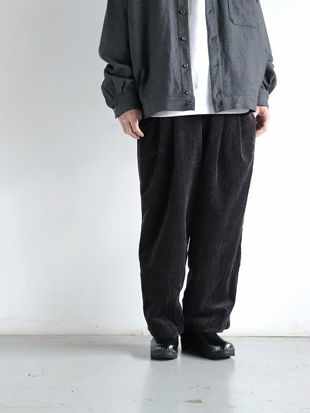 roundaboutCorduroy 2tuck Pants / Black