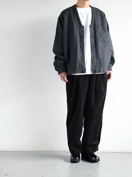 roundaboutCorduroy 2tuck Pants / Black