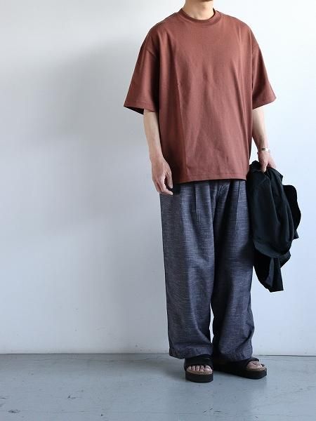 roundaboutRandom Twist 2tuck Pants / Black
