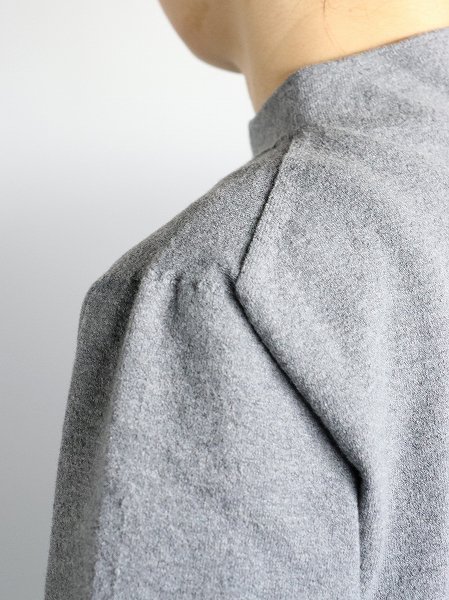unfilstretch organic cotton bottle neck sweater / heather gray